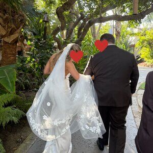 Cathedral-Length Light Ivory Bridal Veil with Floral Appliques – Like New